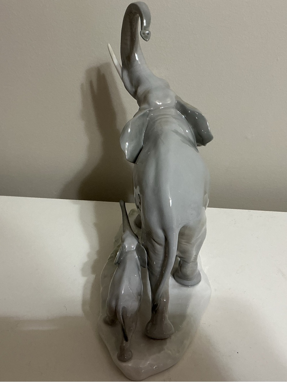 Lladro Glossy Gray Elephant and Baby Porcelain Figurine - Picture 3 of 6